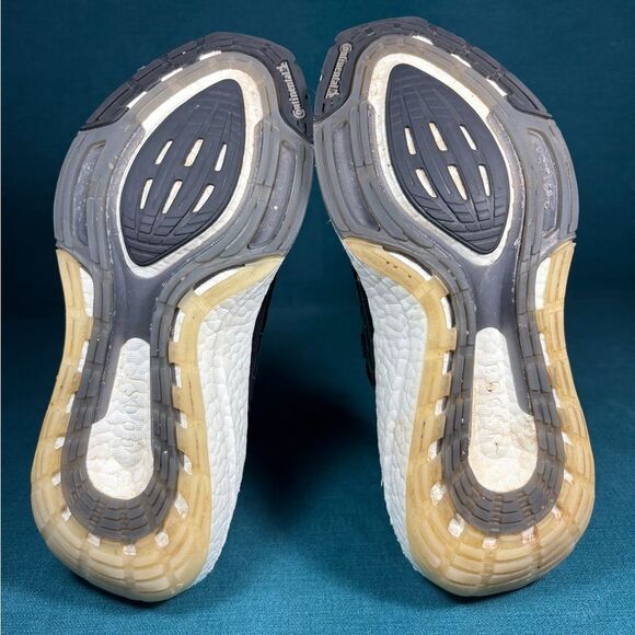 Size 7 - Women’s Adidas Ultraboost 21 Core Black shoes - Picture 8 of 9